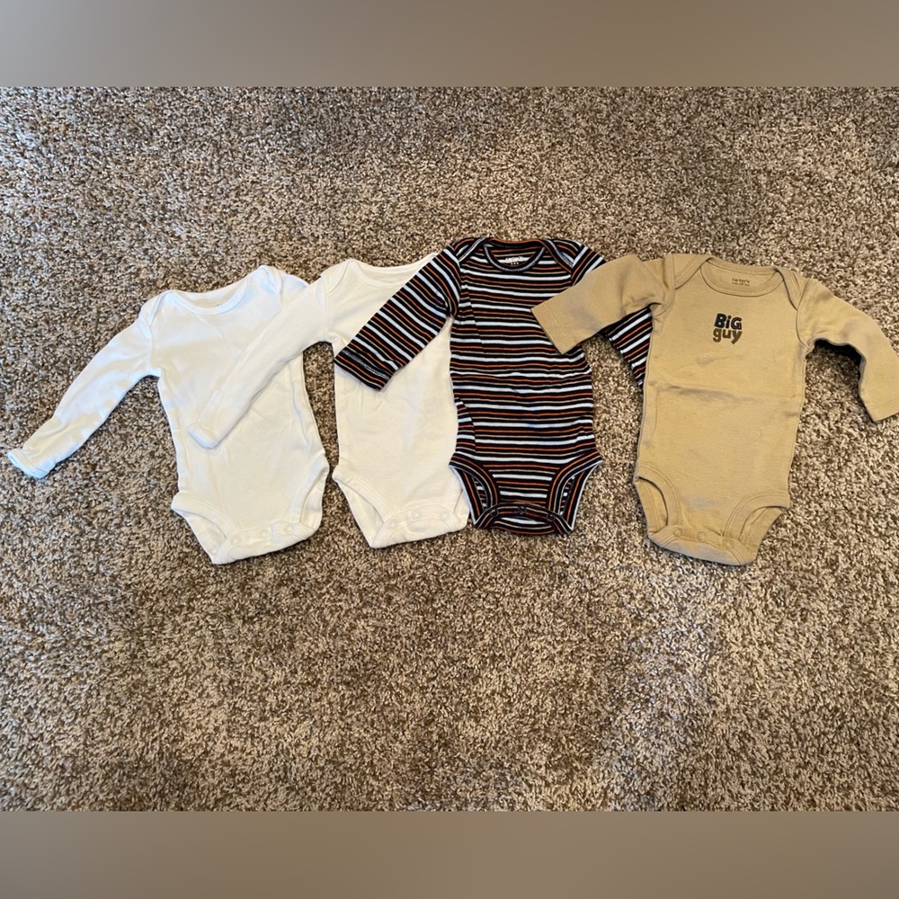 Carter’s Newborn Long Sleeve Onesie (4)